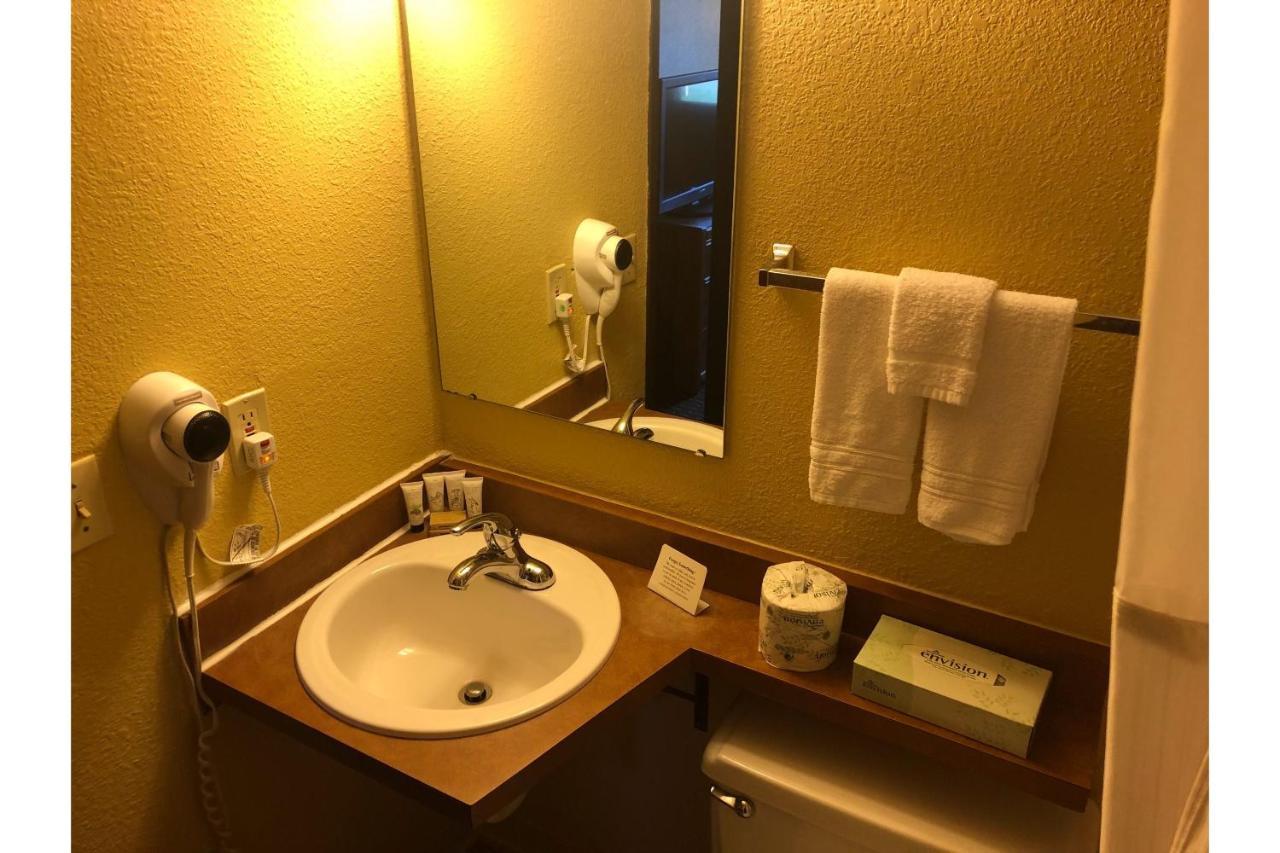 Oyo Hotel Glendive - Yellowstone River エクステリア 写真