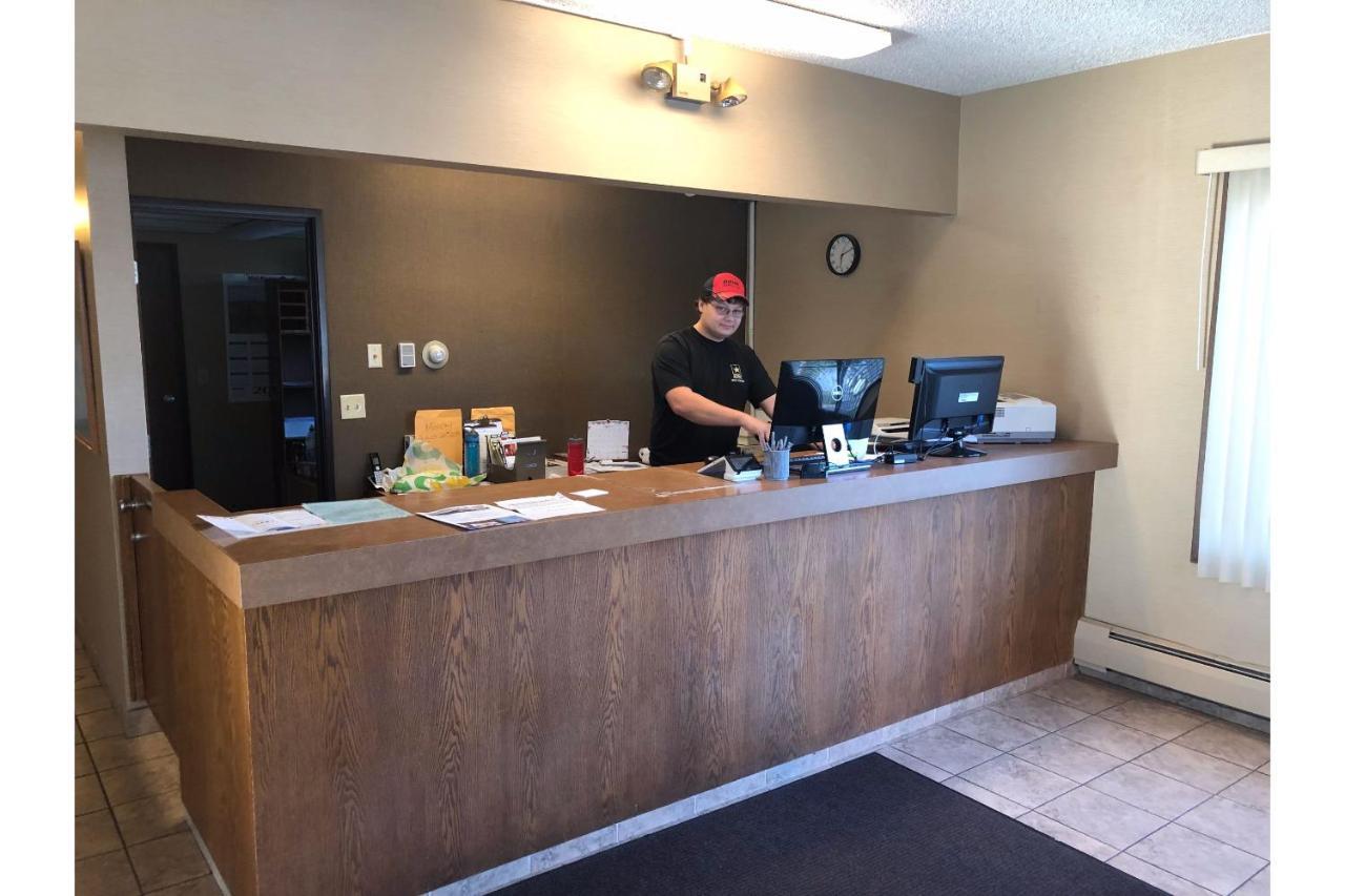 Oyo Hotel Glendive - Yellowstone River エクステリア 写真