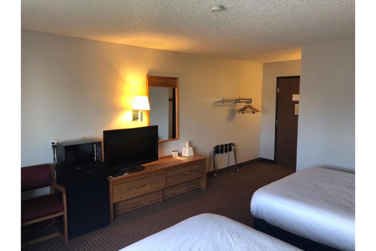 Oyo Hotel Glendive - Yellowstone River エクステリア 写真