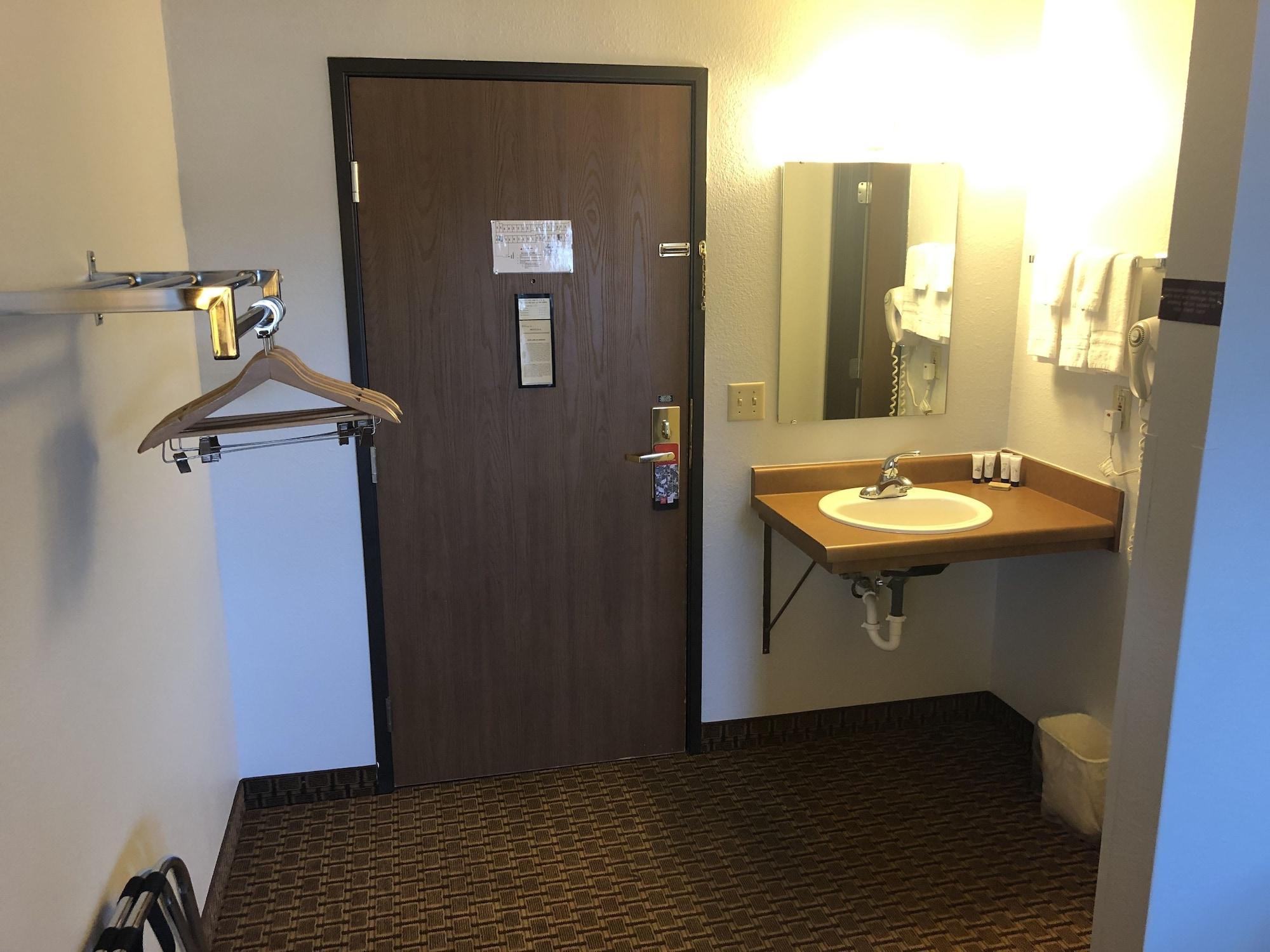 Oyo Hotel Glendive - Yellowstone River エクステリア 写真