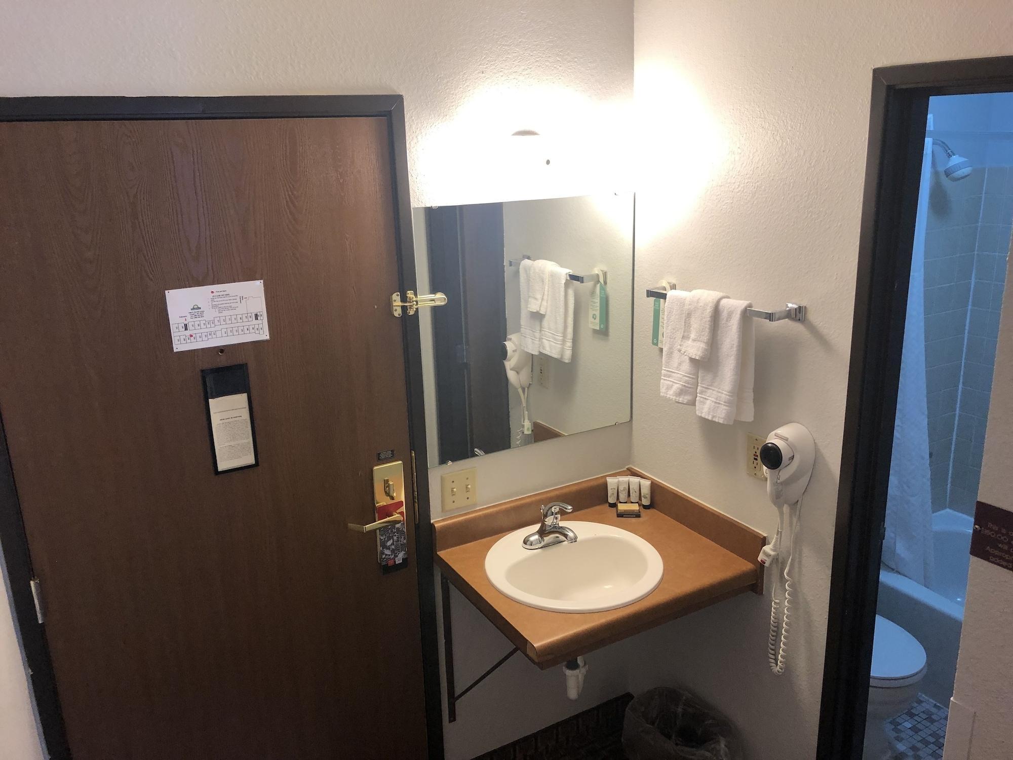 Oyo Hotel Glendive - Yellowstone River エクステリア 写真