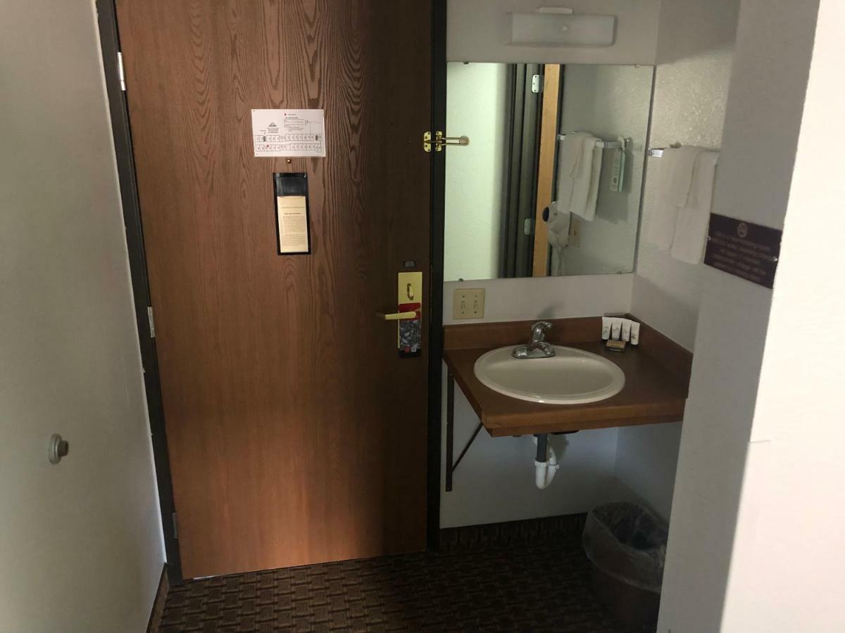 Oyo Hotel Glendive - Yellowstone River エクステリア 写真